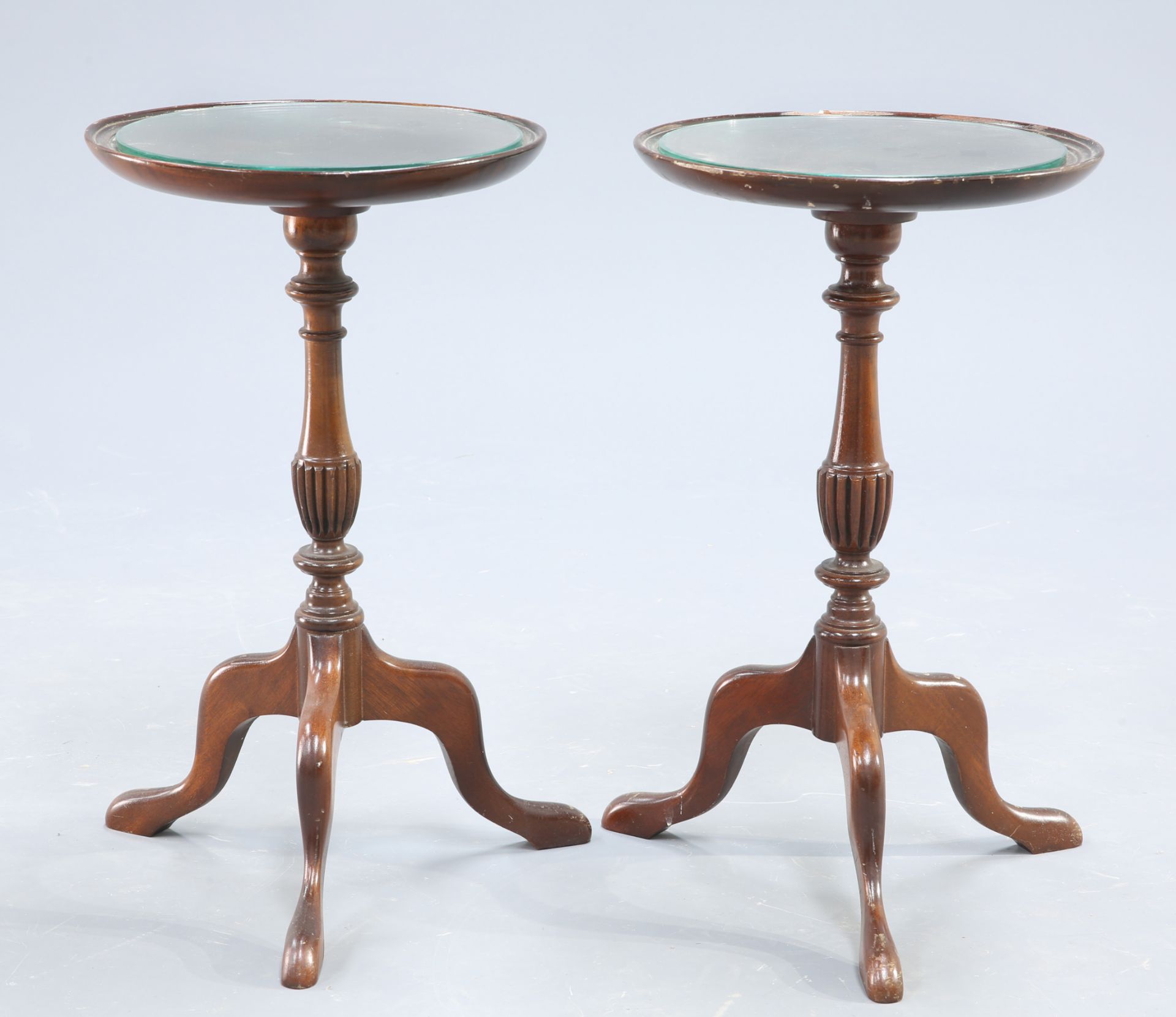 A 19TH CENTURY MAHOGANY CHILD'S CHAIR AND STAND - Image 3 of 3