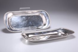 A RARE PAIR OF PROVINCIAL GEORGE III SILVER SNUFFER TRAYS