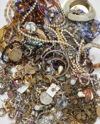 A LARGE QUANTITY OF COSTUME JEWELLERY