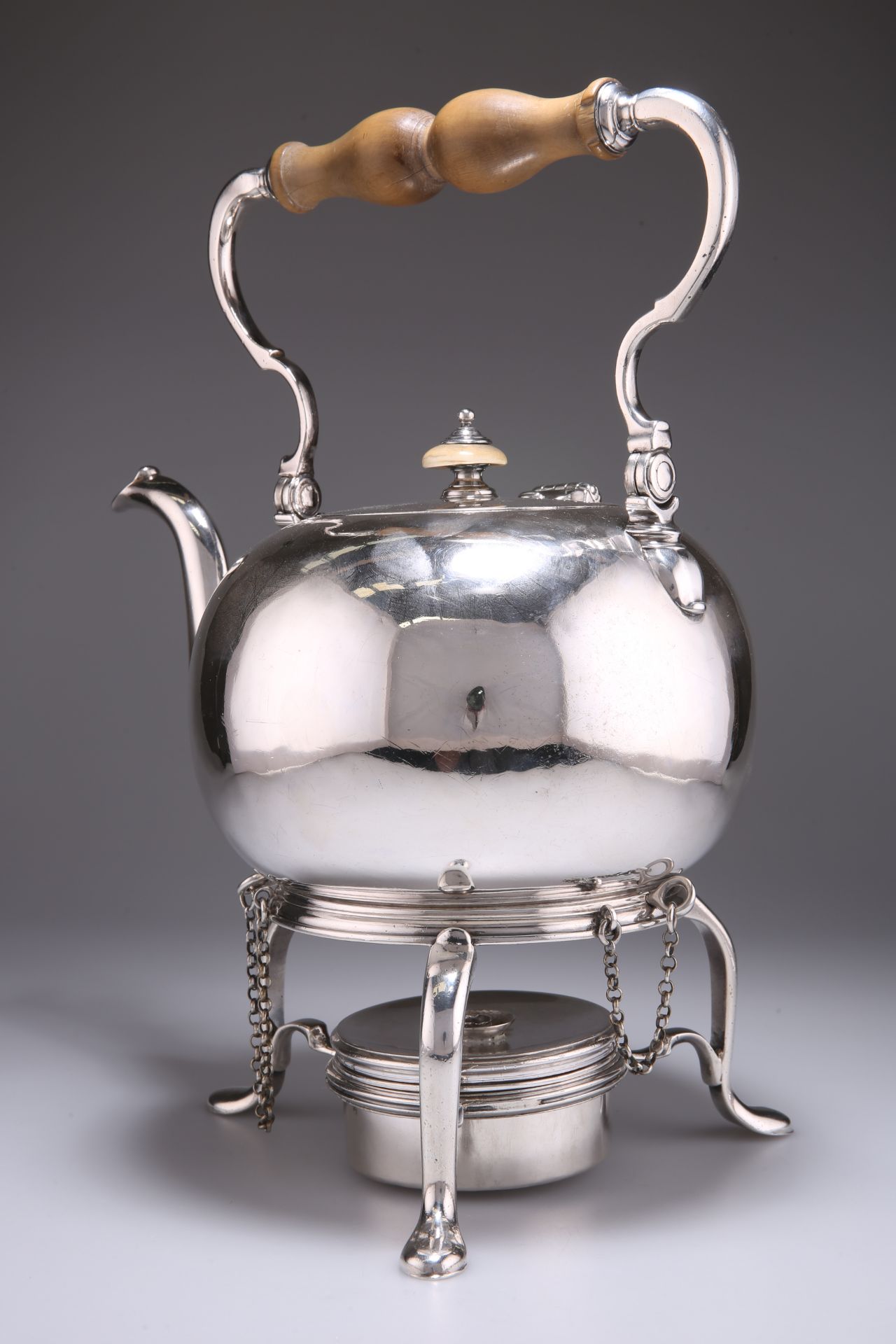 A GEORGE I SILVER KETTLE ON STAND - Image 3 of 4