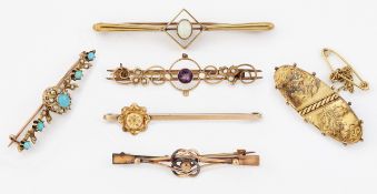 A GROUP OF SIX LATE VICTORIAN AND LATER BROOCHES