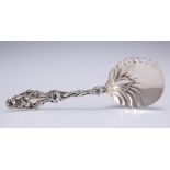 AN AMERICAN STERLING SILVER LILY PATTERN CUCUMBER SERVER