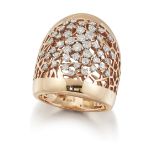 AN 18CT GOLD DIAMOND DRESS RING