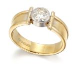 AN 18CT GOLD SOLITAIRE DIAMOND RING