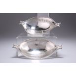 A PAIR OF GEORGE V SILVER BON BON DISHES