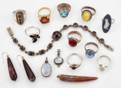 A GROUP OF SILVER AND METAL GEM-SET JEWELLERY