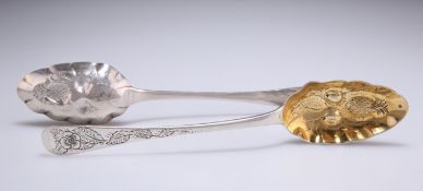 A PAIR OF GEORGE IV SILVER TABLESPOONS