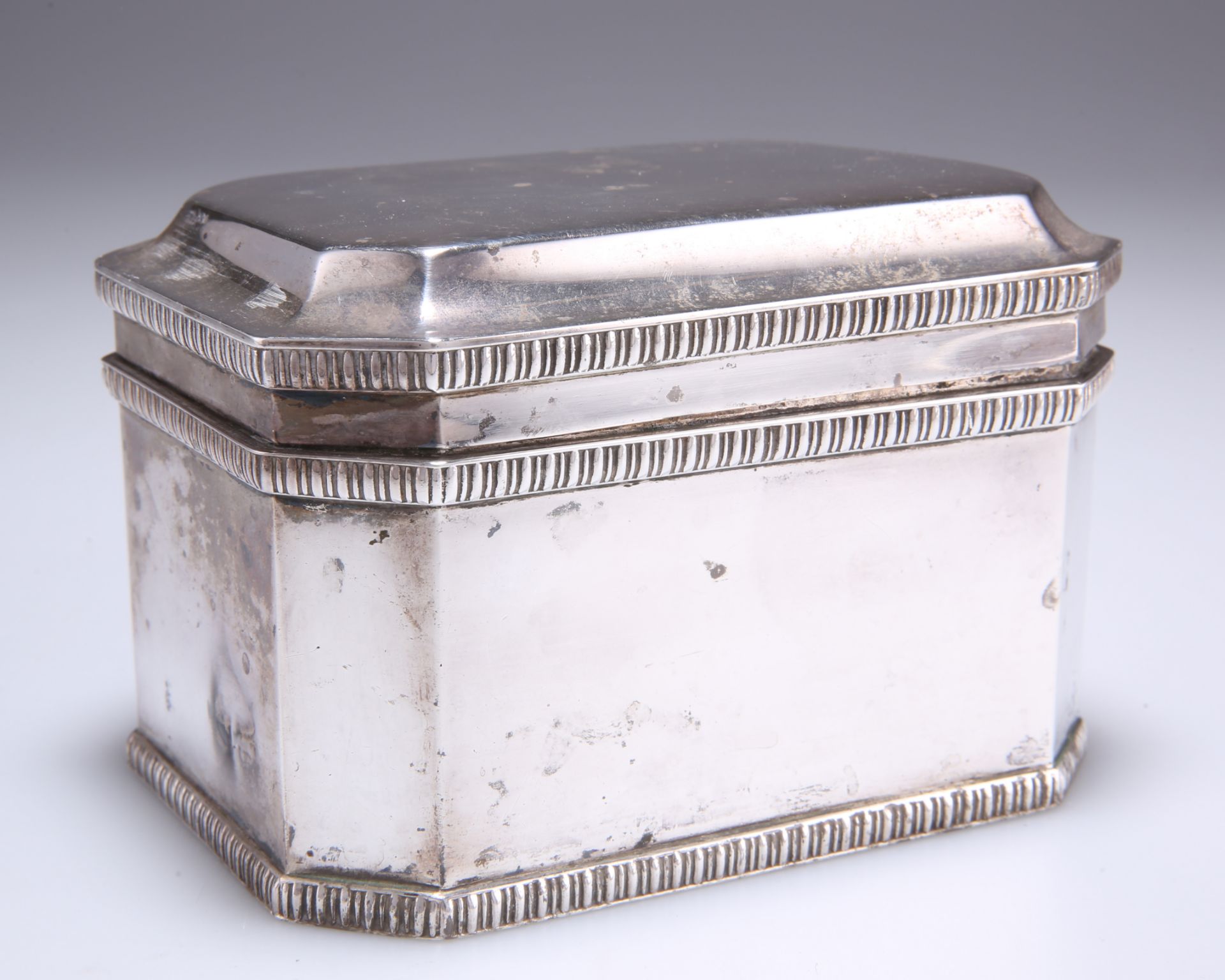 AN EDWARD VIII SILVER BISCUIT BOX