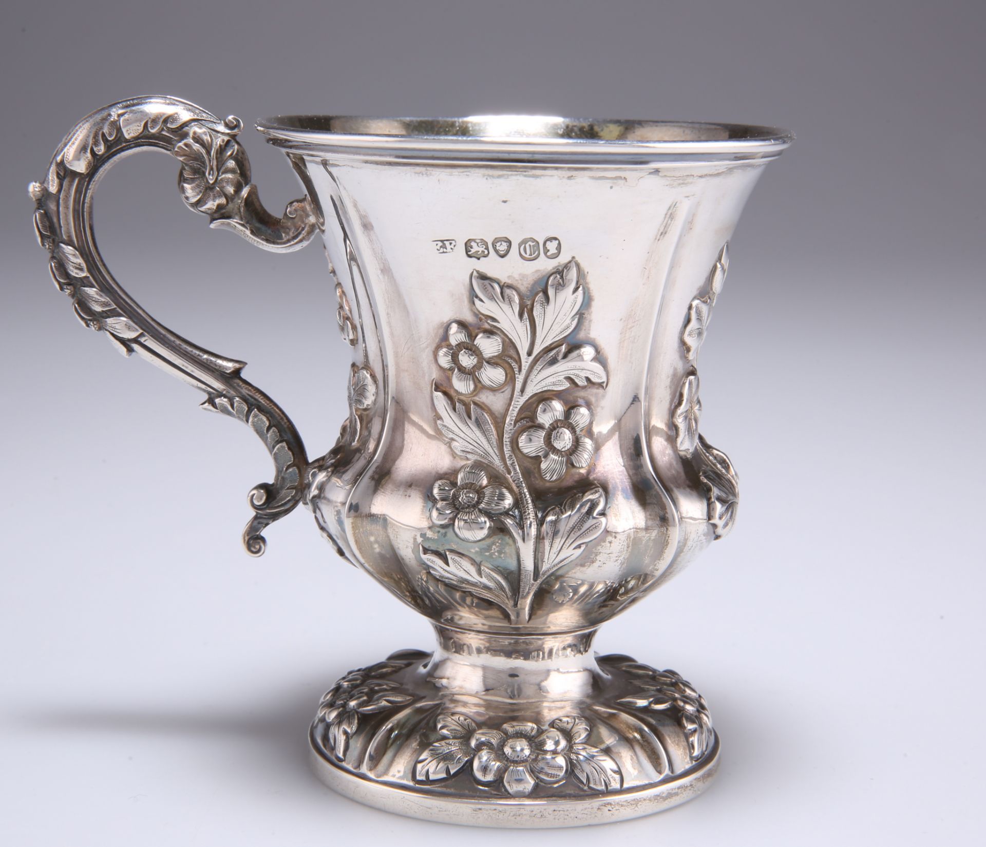 A VICTORIAN SILVER MUG