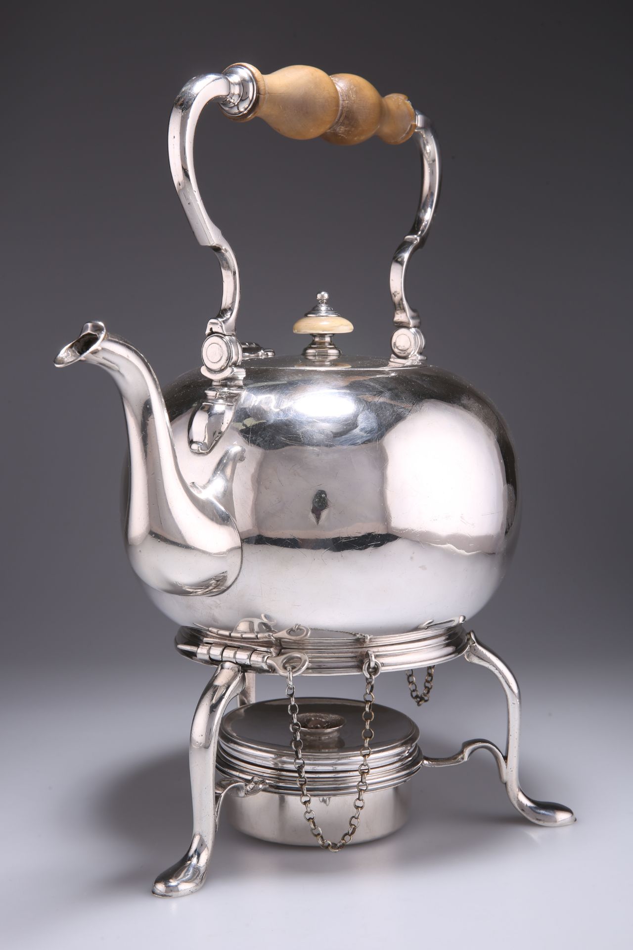A GEORGE I SILVER KETTLE ON STAND - Image 2 of 4