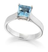 AN 18CT WHITE GOLD SOLITAIRE AQUAMARINE RING