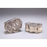 A RARE PAIR OF VICTORIAN SILVER BOXES WITH INTEGRAL VESTAS