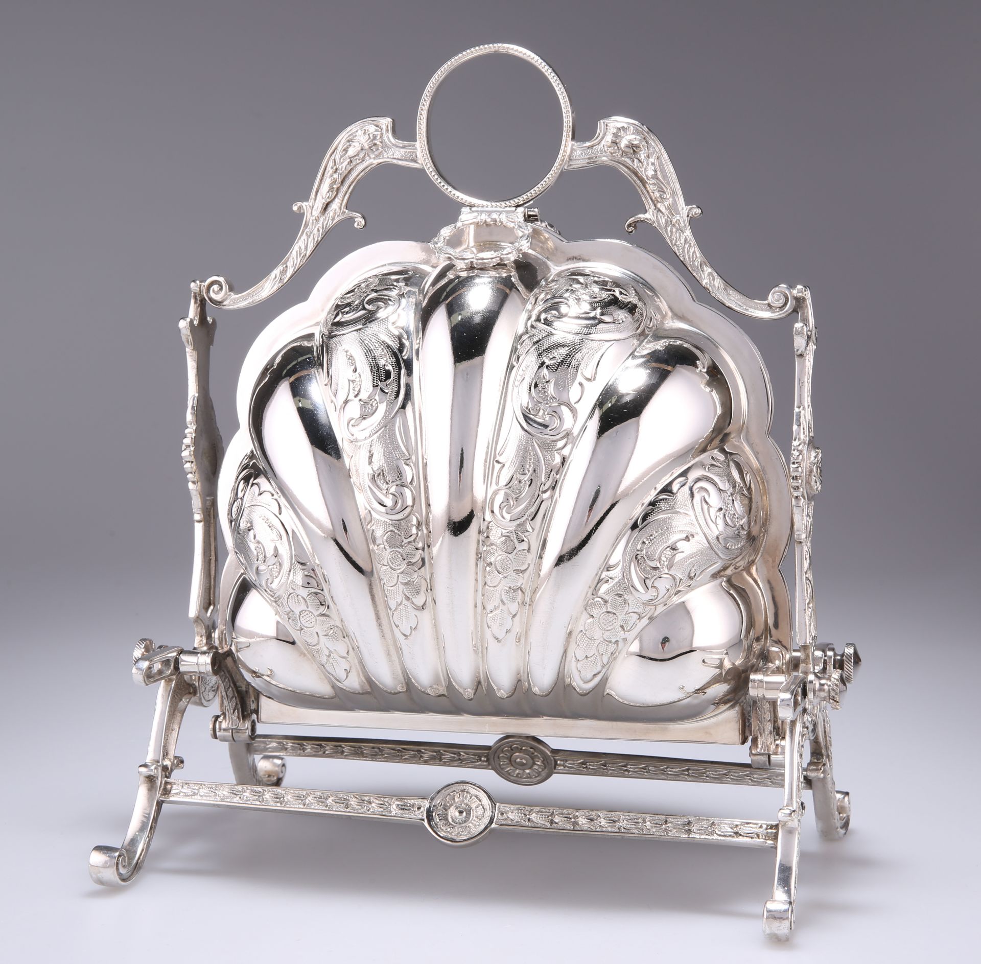 A VICTORIAN SILVER-PLATED MUFFIN DISH - Image 2 of 3
