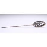 AN 18TH CENTURY SILVER MOTE SPOON