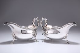 A PAIR OF EDWARDIAN SILVER SAUCEBOATS