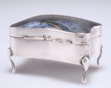 A GEORGE V SILVER TRINKET BOX