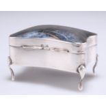 A GEORGE V SILVER TRINKET BOX