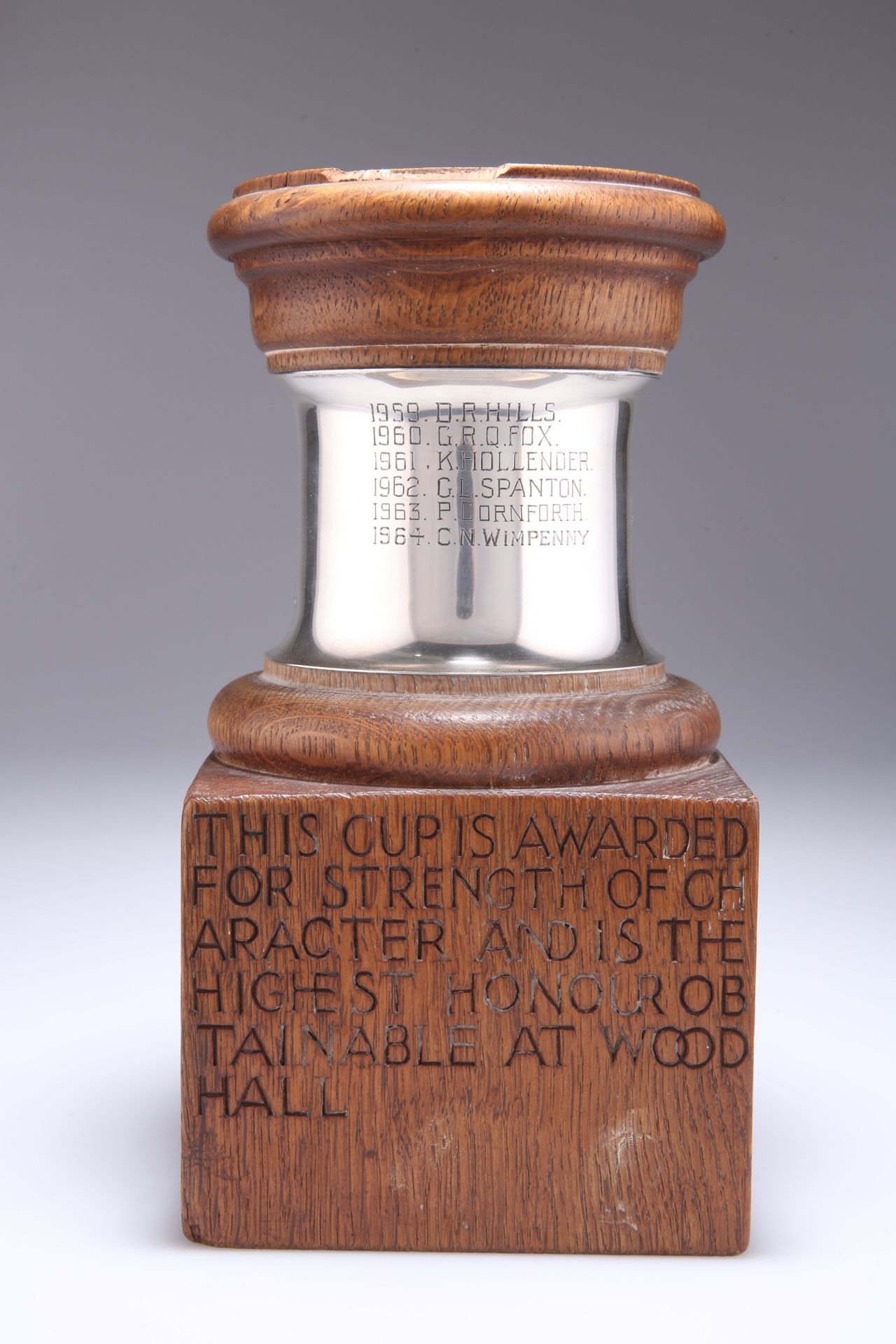 A BRITANNIA SILVER TROPHY CUP ON A MOUSEMAN OAK STAND - Image 3 of 8