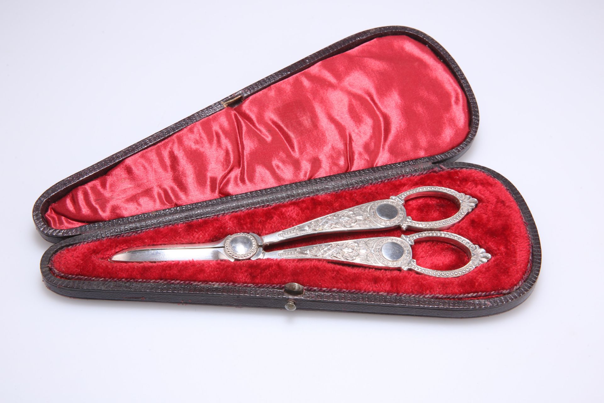 A PAIR OF VICTORIAN SILVER-PLATE GRAPE SCISSORS