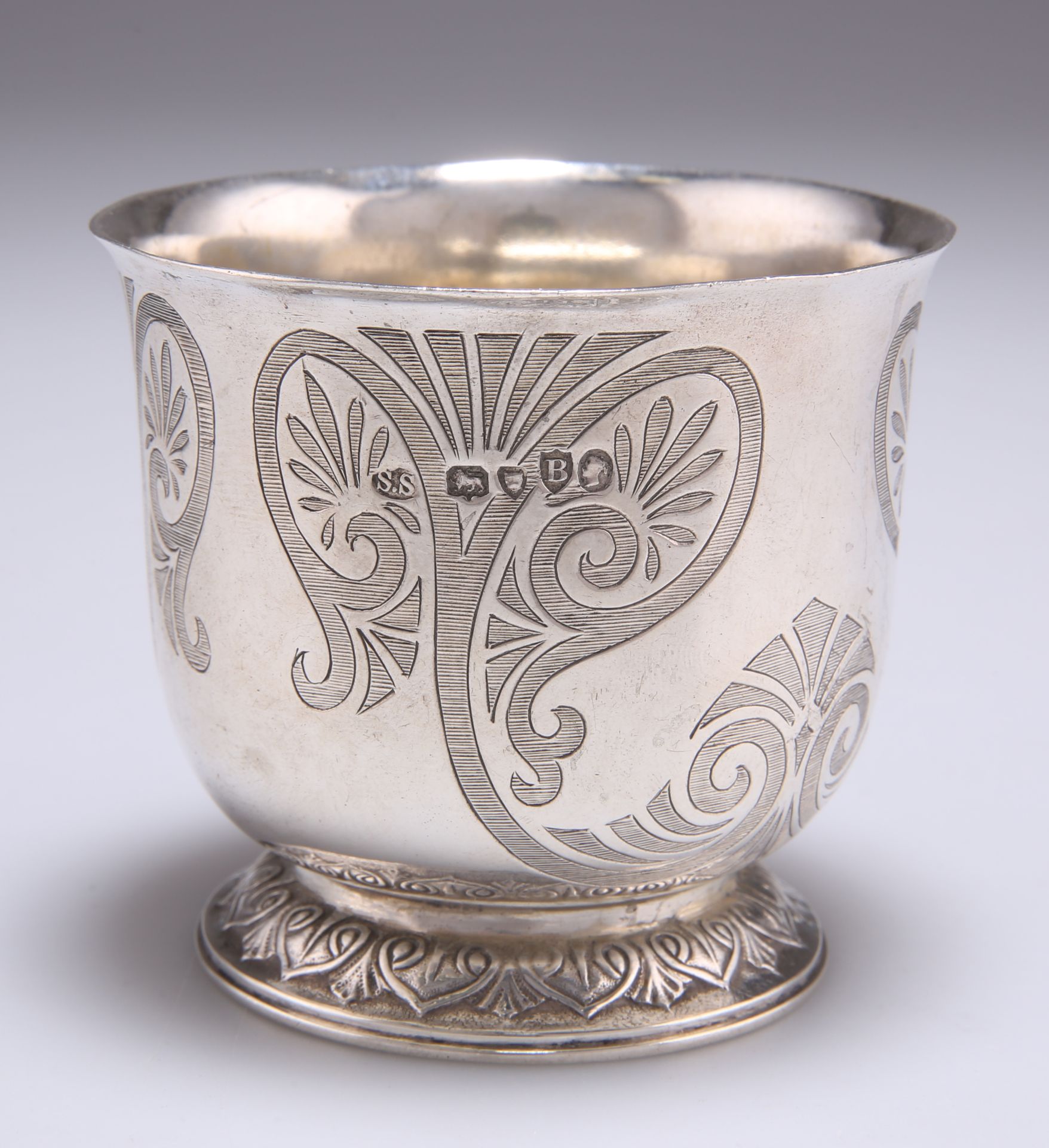 A VICTORIAN SILVER BEAKER CUP