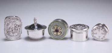 A GROUP OF FIVE SILVER PILL BOXES