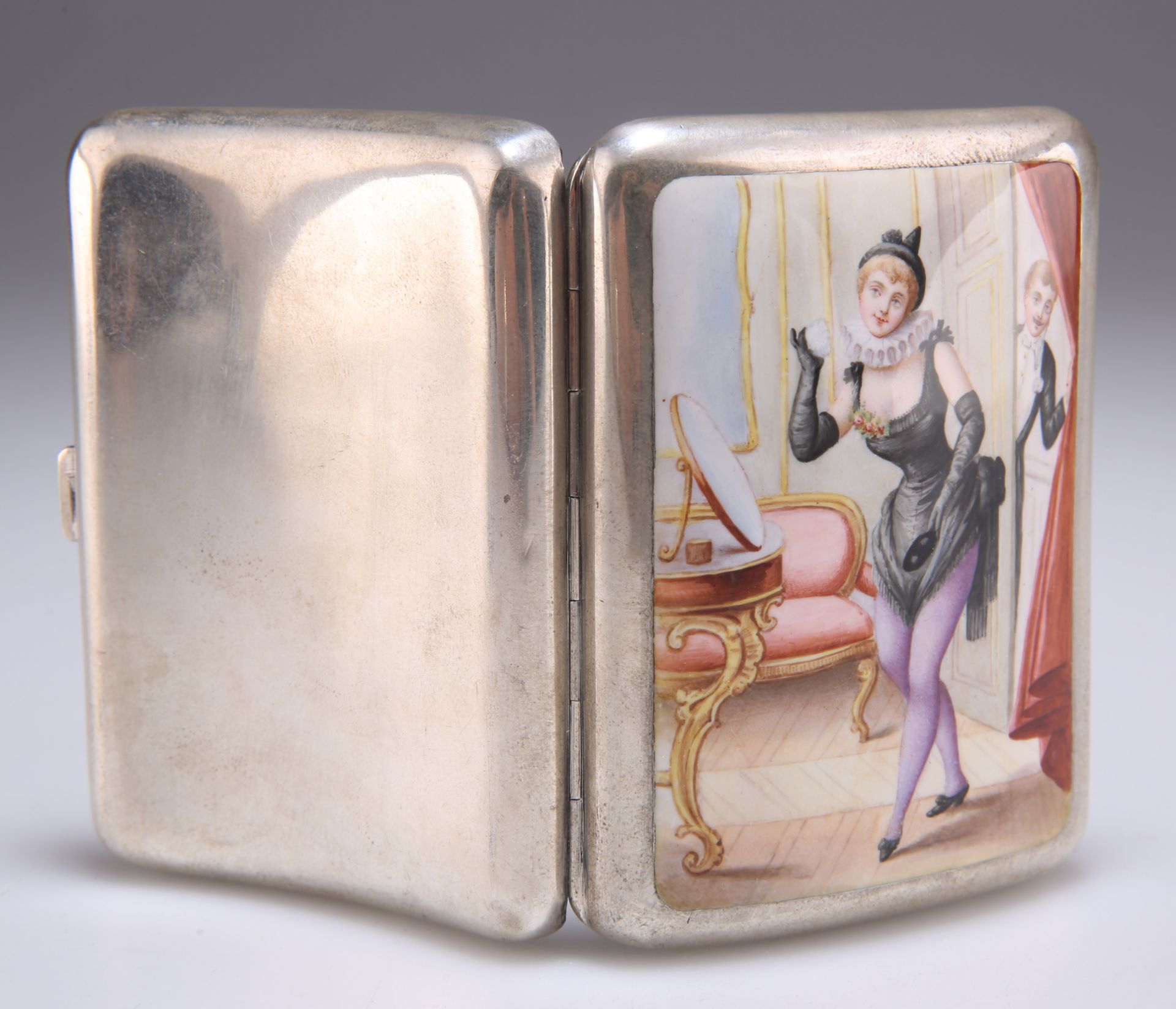 AN EARLY 20TH CENTURY CONTINENTAL SILVER AND ENAMEL CIGARETTE CASE - Bild 2 aus 3