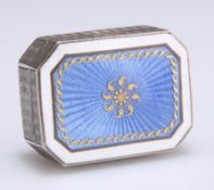 A SMALL FRENCH SILVER AND ENAMEL SNUFF BOX