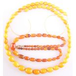 AN AMBER BEAD NECKLACE