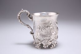 AN EARLY VICTORIAN SILVER MUG