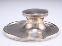 A GEORGE V SILVER INKWELL