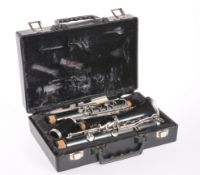 AN ARMSTRONG ELKHART, USA FIVE PIECE CLARINET