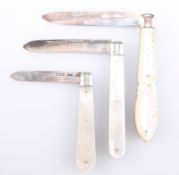 THREE MOTHER OF PEARL MOUNTED AND SILVER BLADED PEN KNIVES