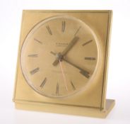 A KIENZEL INTERNATIONAL GILT METAL QUARTZ MANTEL CLOCK