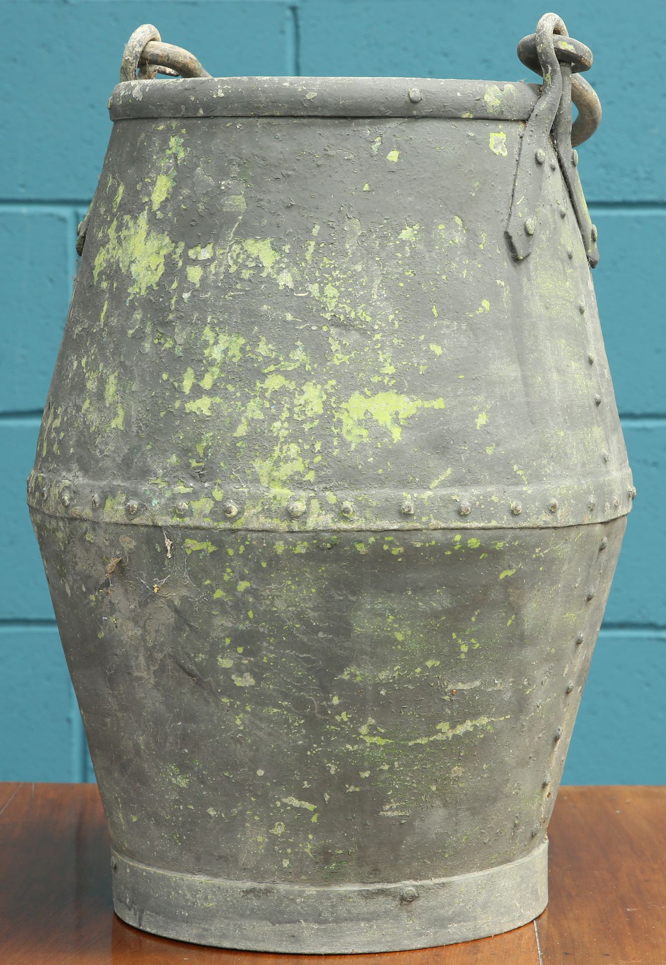A LARGE METAL PAIL WITH SWING HANDLE - Image 2 of 2