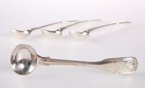 A SET OF FOUR KINGS PATTERN SALT SPOONS