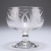 A GEORGIAN ENGRAVED GLASS PEDESTAL BOWL, CIRCA 1810