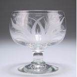 A GEORGIAN ENGRAVED GLASS PEDESTAL BOWL, CIRCA 1810