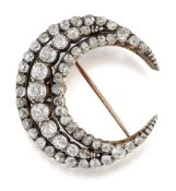 A VICTORIAN DIAMOND CRESCENT BROOCH