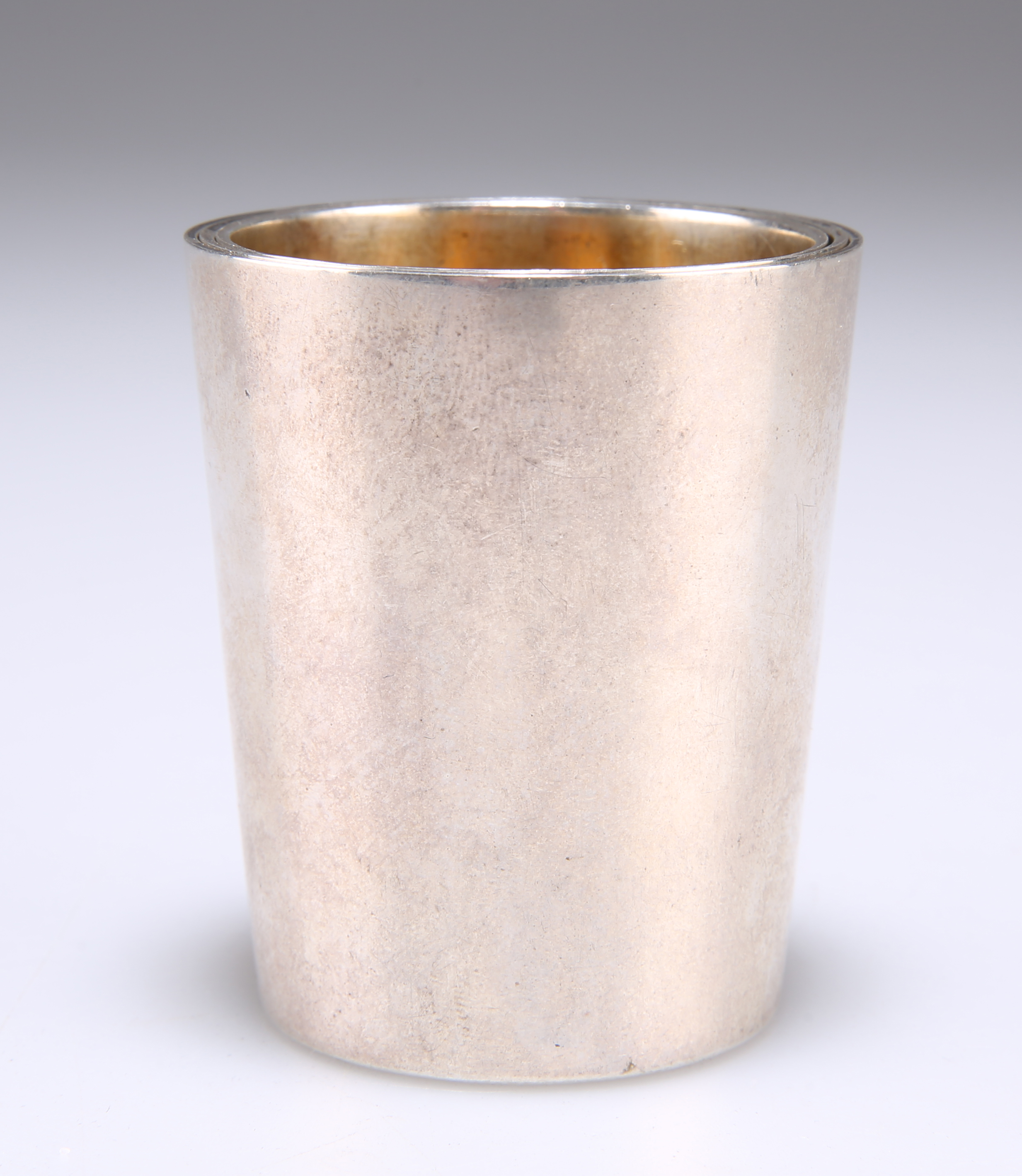 A SET OF THREE GERMAN SILVER STACKING BEAKER CUPS - Image 2 of 2