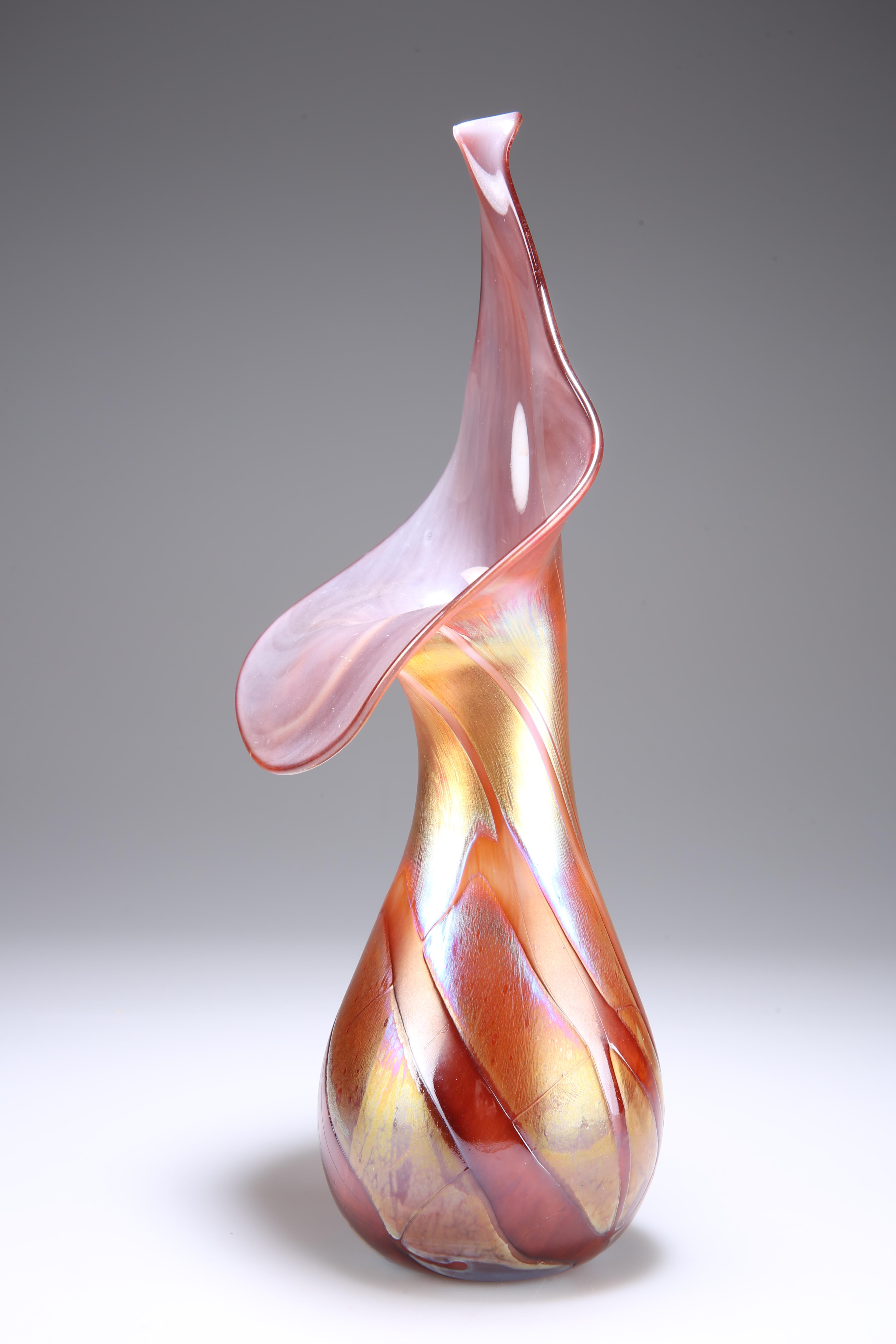 A LARGE BOHEMIAN IRIDESCENT VASE - Image 3 of 4