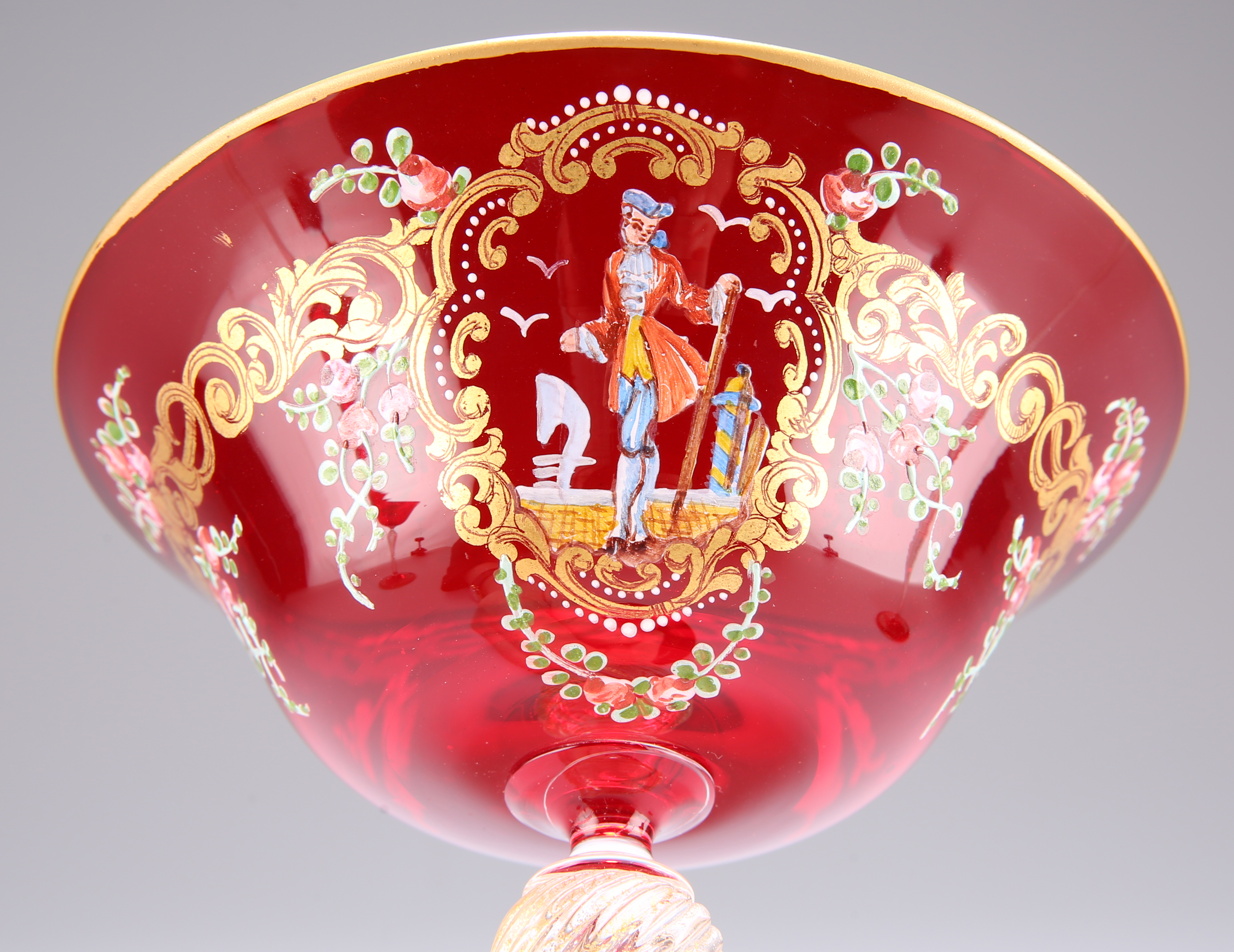 A SET OF THREE VENETIAN RUBY GLASS CHAMPAGNE COUPES - Image 5 of 6