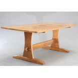 ALAN GRAINGER AN ACORNMAN OAK DINING SUITE,