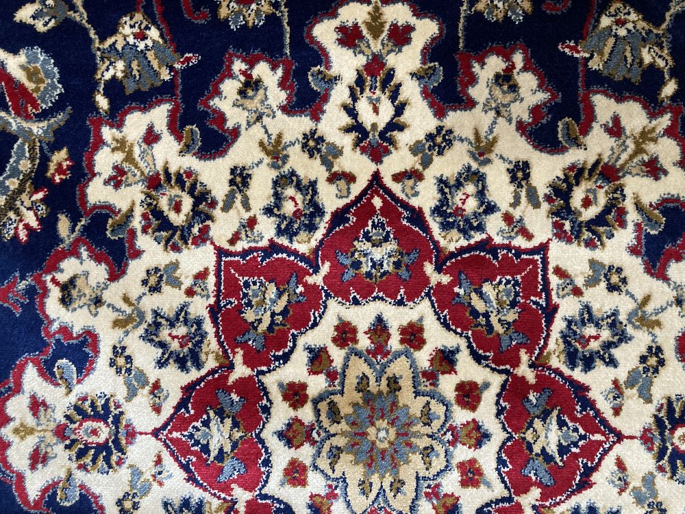 A KASHMIR CARPET - Image 3 of 4