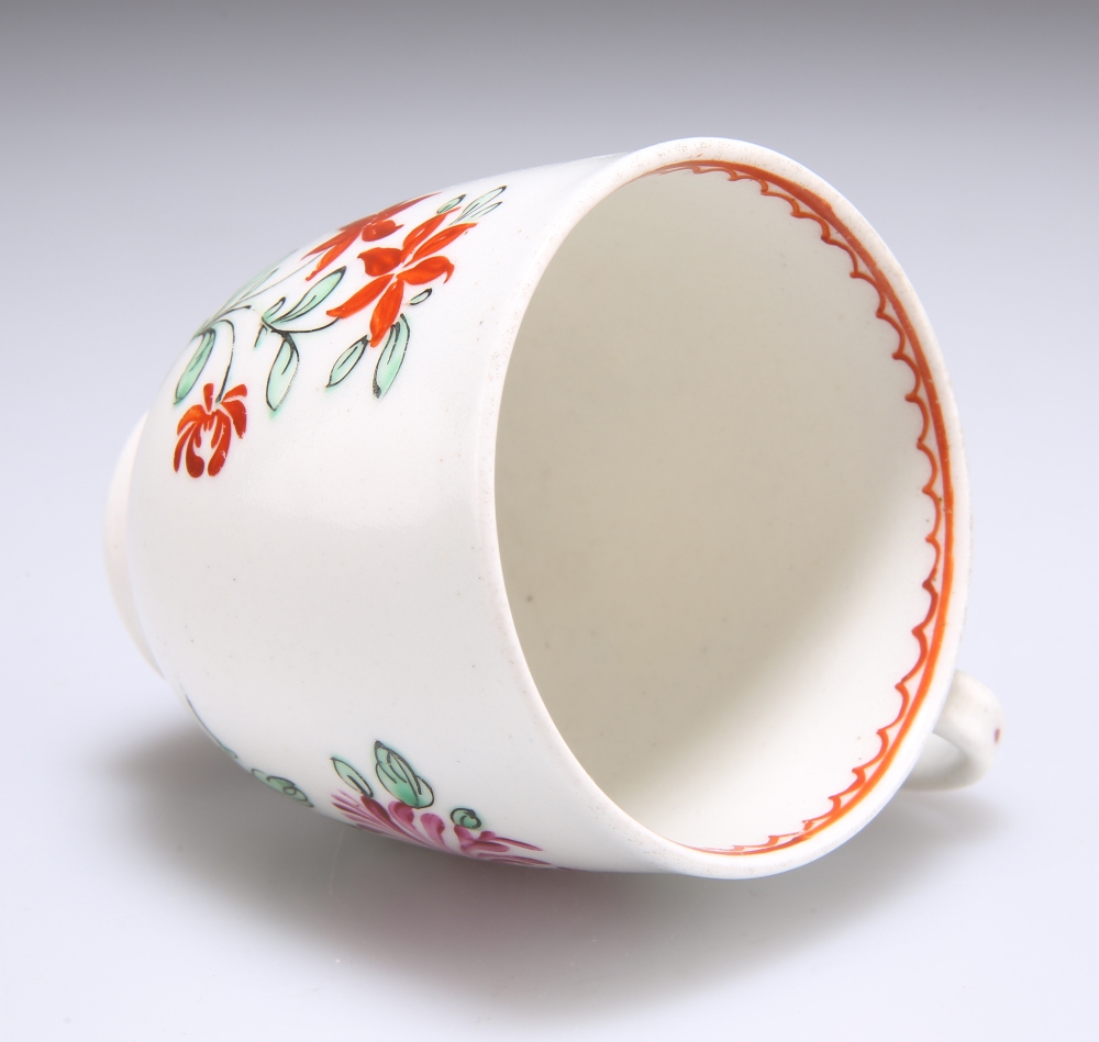 AN 18TH CENTURY ENGLISH COFFEE CUP - Image 4 of 4