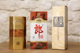 3 BOTTLES (INCLUDING 500 ML BOTTLES MIXED LOT CHINESE LIQUEUR