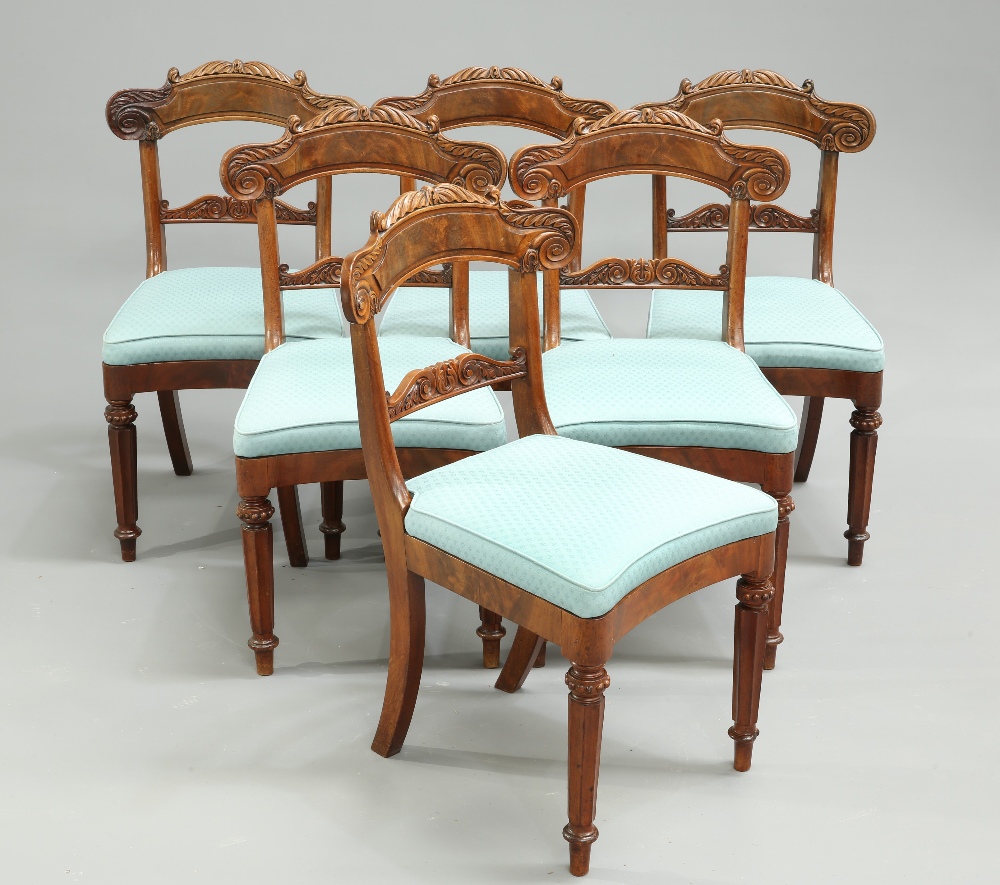 A SET OF SIX VICTORIAN MAHOGANY DINING CHAIRS - Image 2 of 2