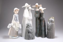 A GROUP OF FIVE LLADRO FIGURES