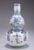 A CHINESE DOUCAI PORCELAIN DOUBLE GOURD VASE