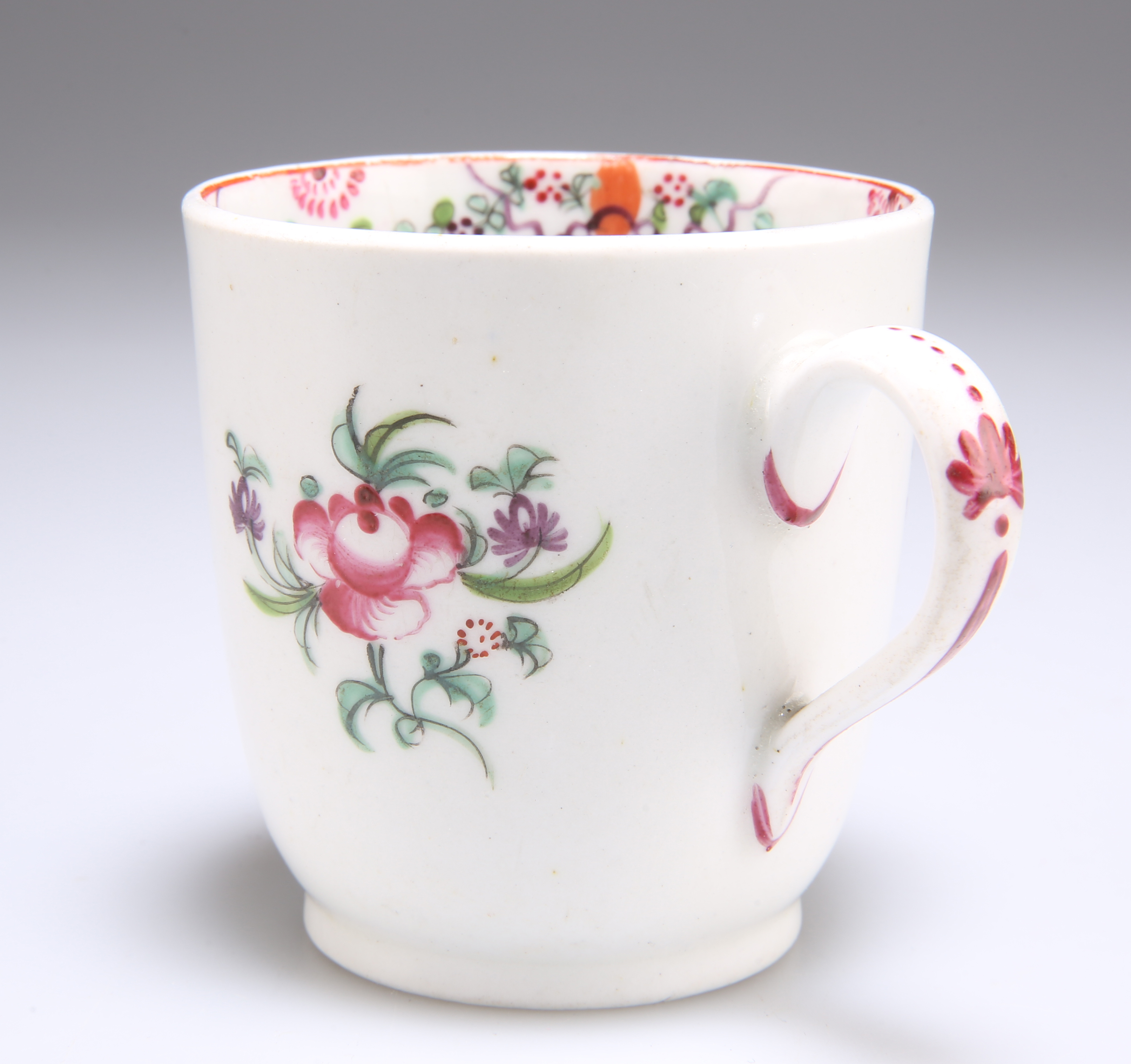 AN 18TH CENTURY WORCESTER SPIRAL FLUTED COFFEE CUP - Image 4 of 9