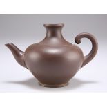 A CHINESE YIXING TEAPOT AND COVER, QING DYNASTY